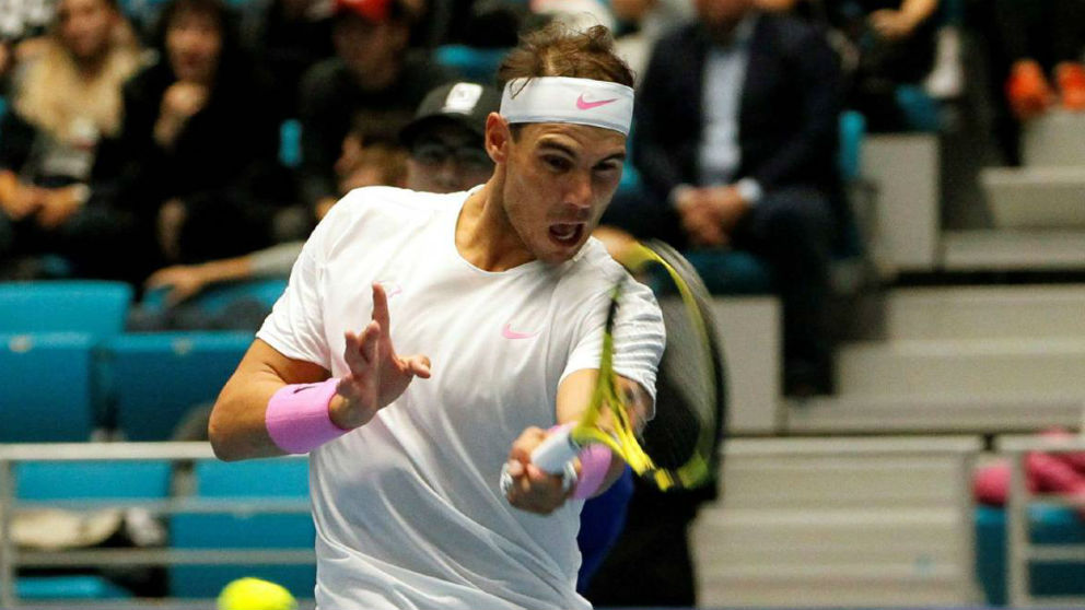 Rafa Nadal durante el partido ante Djokovic en Kazajistán. (EFE)