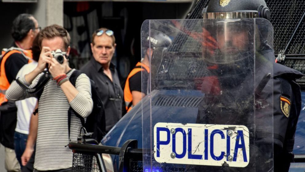 Policía Nacional en los disturbios de Barcelona @Getty