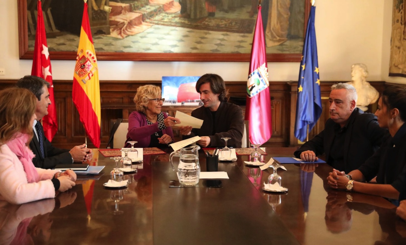 Firma de los documentos en octubre de 2018. (Foto. Madrid)