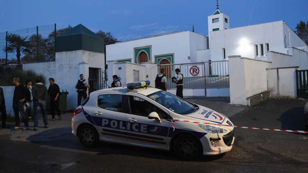 Mezquita atacada en Bayona (Foto: AFP)