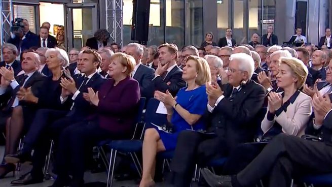 Sánchez tampoco asiste a la despedida de Draghi en el BCE: discursos de Merkel, Macron y Mattarella
