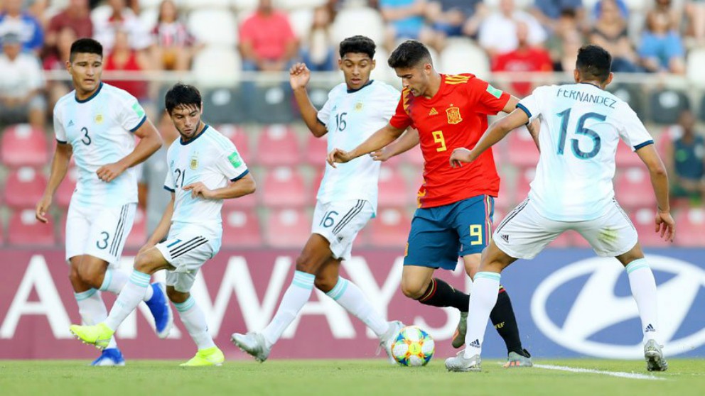 Jordi Escobar durante el España – Argentina del Mundial Sub-17. (@sefutbol)