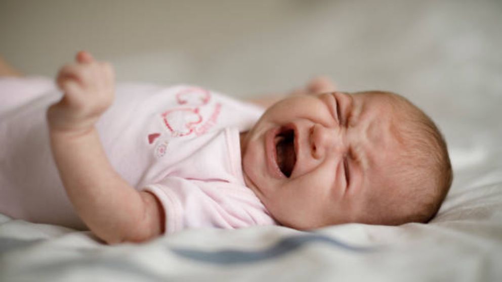 Qué son los cólicos del lactante y qué hacer para que el bebé deje de llorar
