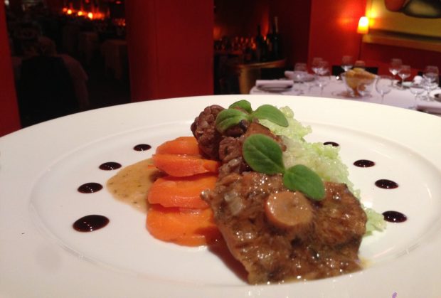 Setas braseadas con morcillo de cerdo