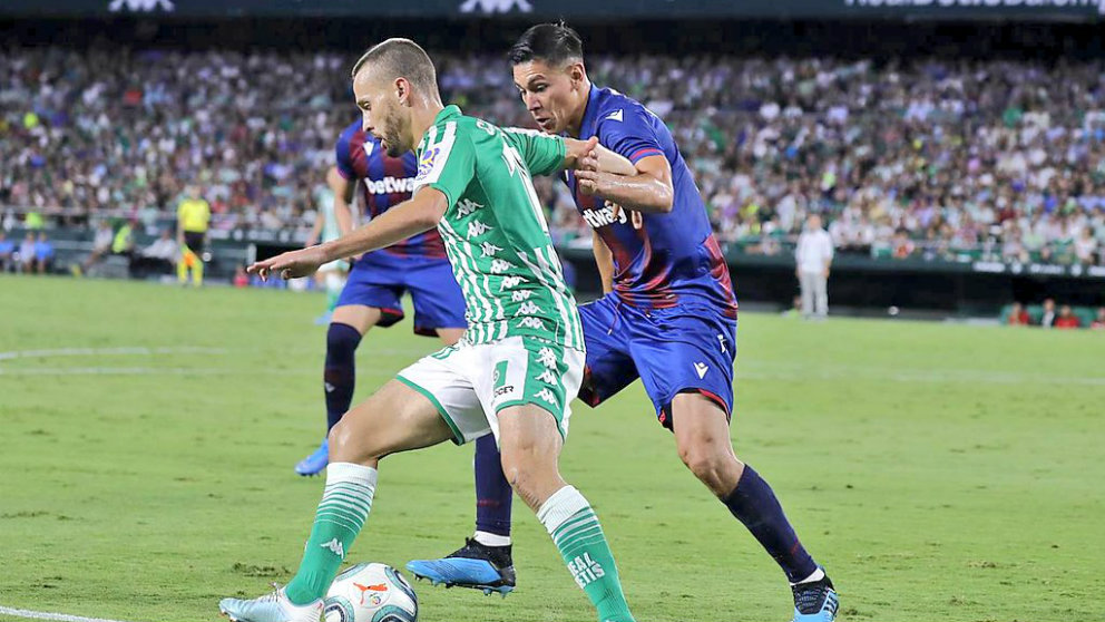Sergio Canales en un partido ante el Levante (@SergioCanales)