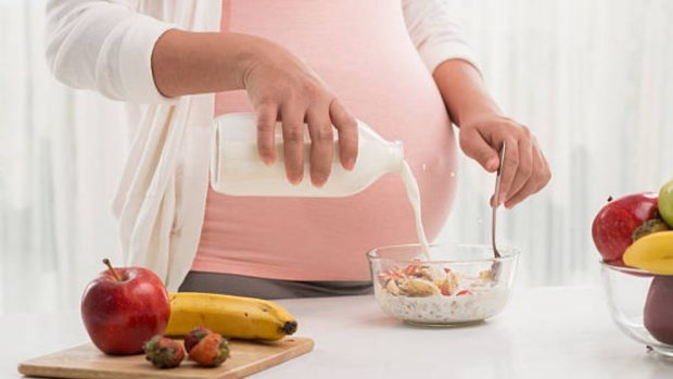 Los mejores alimentos ricos en calcio y cómo conseguir que sean efectivos durante el embarazo