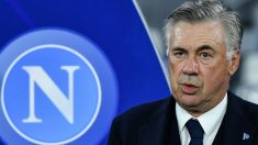 Carlo Ancelotti, durante un partido del Nápoles. (AFP)