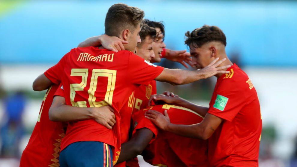 Los jugadores de España celebran un gol ante Senegal en el Mundial sub-17. (FIFA)
