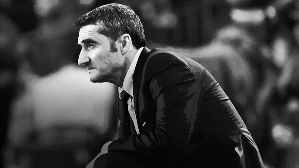 Ernesto Valverde se resigna desde la banda del Camp Nou.