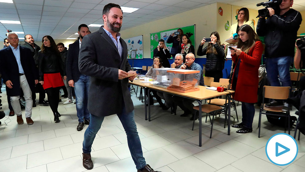 Santiago Abascal tras depositar su voto
