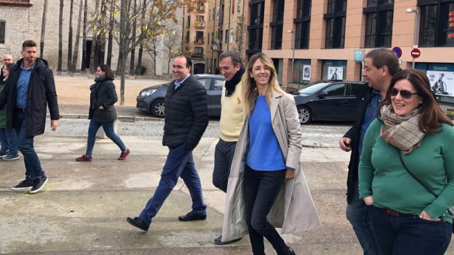 cayetana-alvarez-de-toledo-escolta-twitter-responde-gentuza