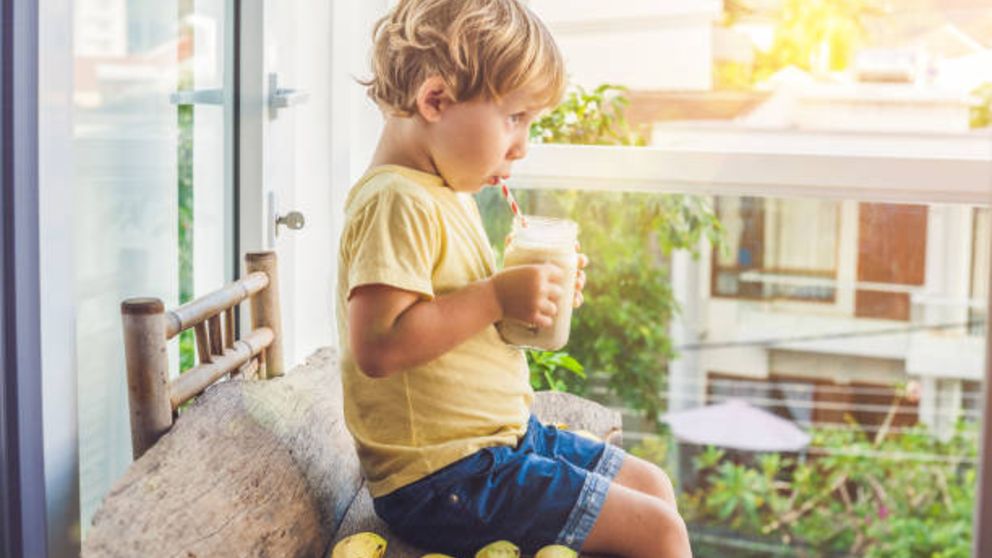 Descubre cuando es mejor darle bebidas vegetales a un niño