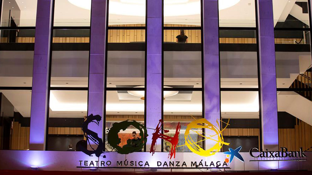 Vista esterior del Teatro del Soho en el que se está poniendo en escena el musical «A Chorus Line», que codirige y protagoniza el actor Antonio Banderas. El estreno se producirá este viernes, 15 de noviembre, en lo que supondrá la inauguración de este teatro, el espacio escénico que ha creado Banderas en Málaga. Foto: EFE