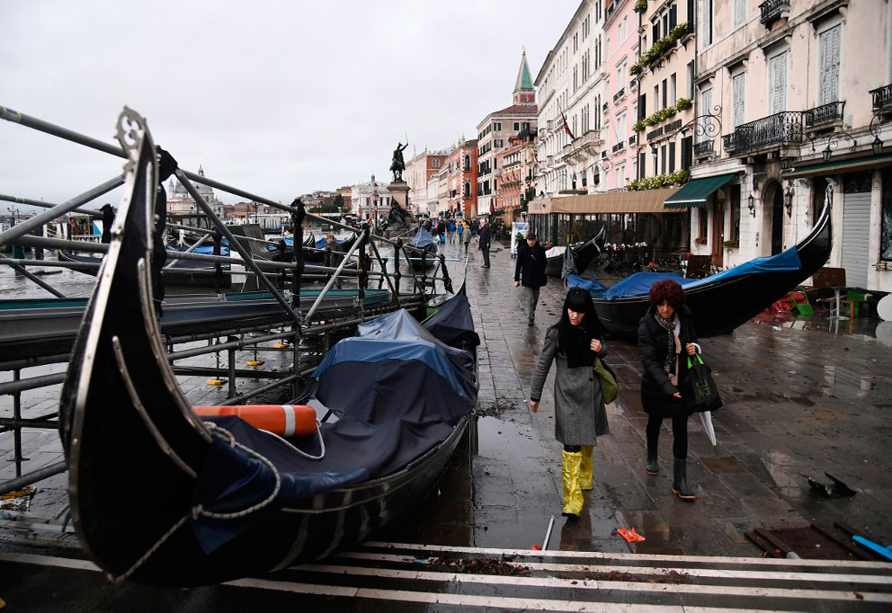 La excepcional marea que azotó la noche del martes a Venecia alcanzó los 187 centímetros sobre el nivel de referencia. Foto: AFP
