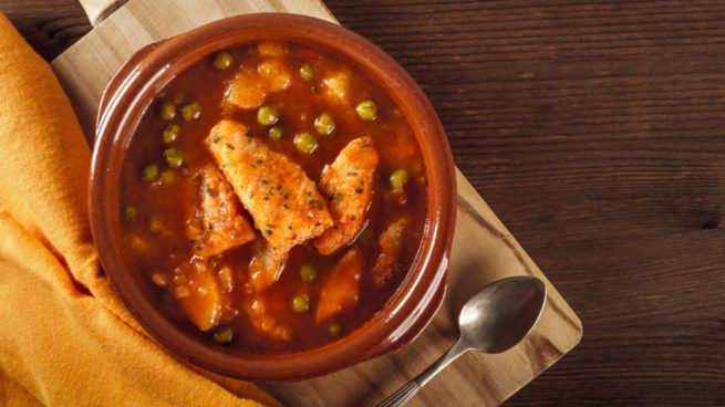 Receta de patatas estofadas con guisantes y bacalao