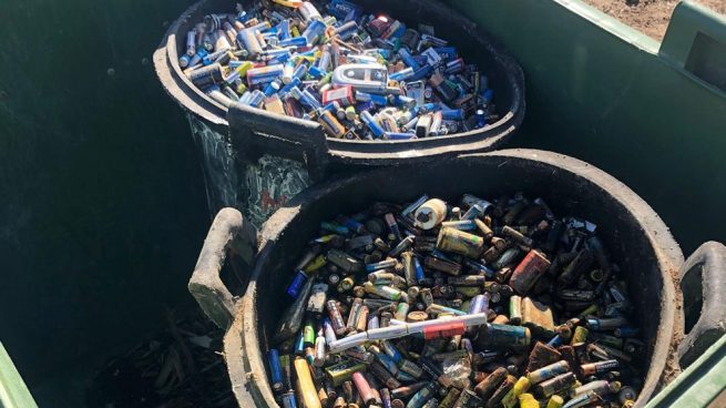 Médico Reparador Bosque Ciudadanos denuncia el hallazgo de 800 kg de pilas usadas enterrados en San  Lorenzo de El Escorial