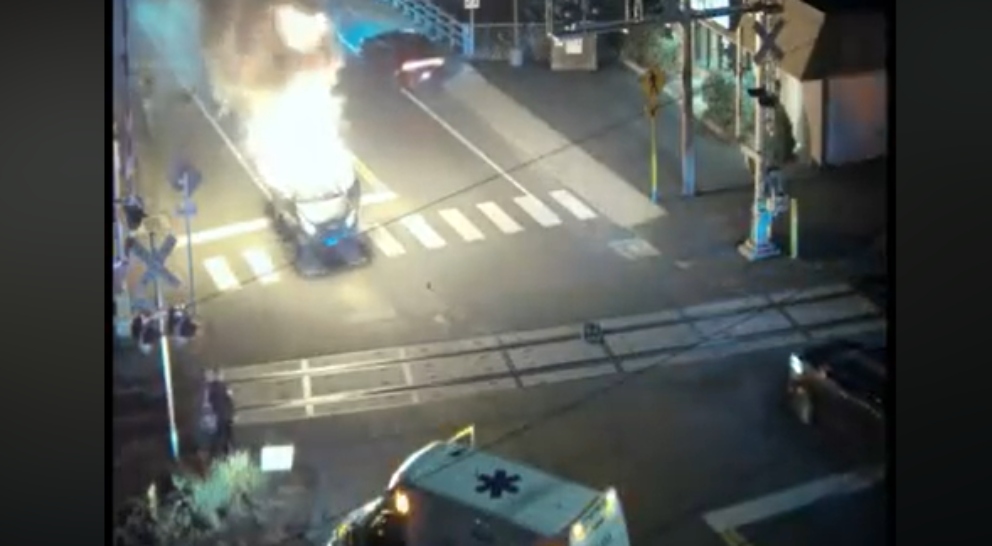 Rescate coche en llamas