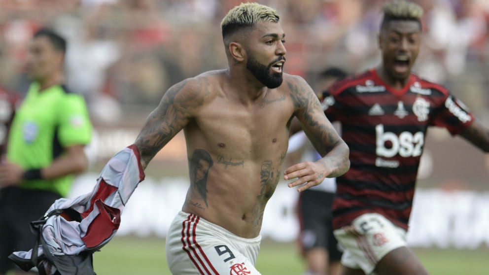 Gabigol celebra el 2-1 de Flamengo a River en la Libertadores. (AFP)