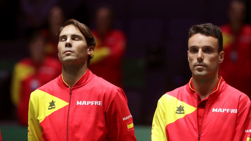 Nadal y Bautista, en la ceremonia de himnos. (EFE)