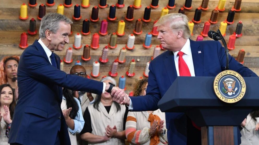 Donald Trump y Bernard Arnault en la inauguración de la fábrica de Louis Vuitton en Texas @Getty