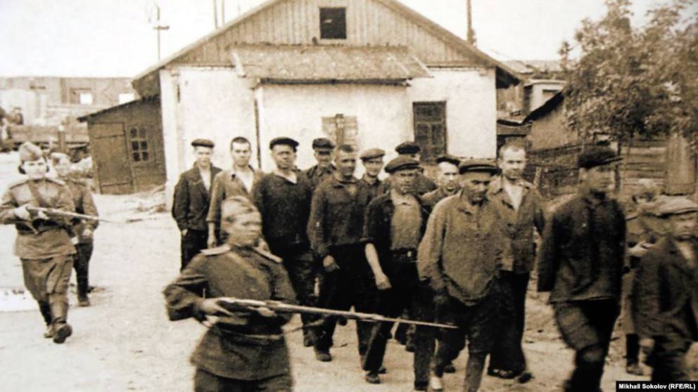 El Gulag son los campos de concentración donde el régimen soviético  confinaba a los disidentes