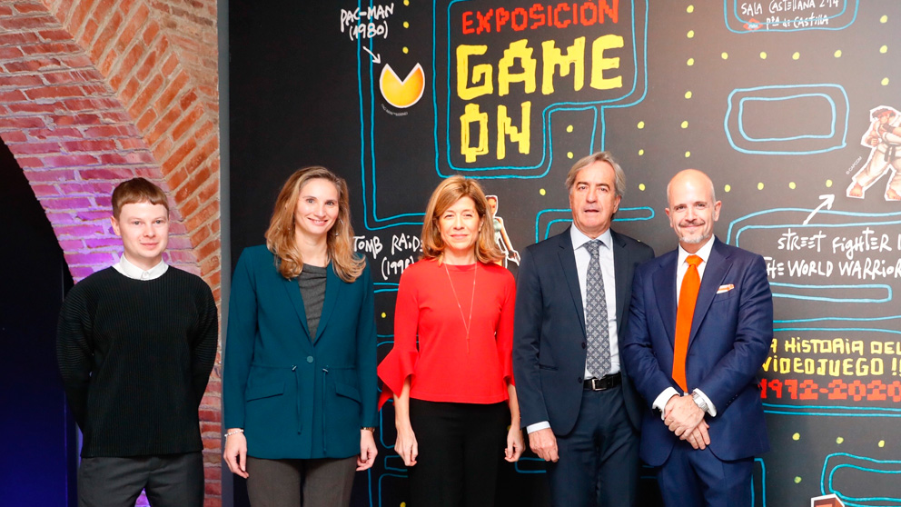La consejera de Medio Ambiente, Ordenación del Territorio y Sostenibilidad, Paloma Martín, inaugura la exposición ‘Game On’. Foto: EP