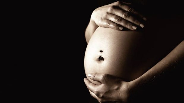 Piercing en el ombligo durante el embarazo, ¿es aconsejable"