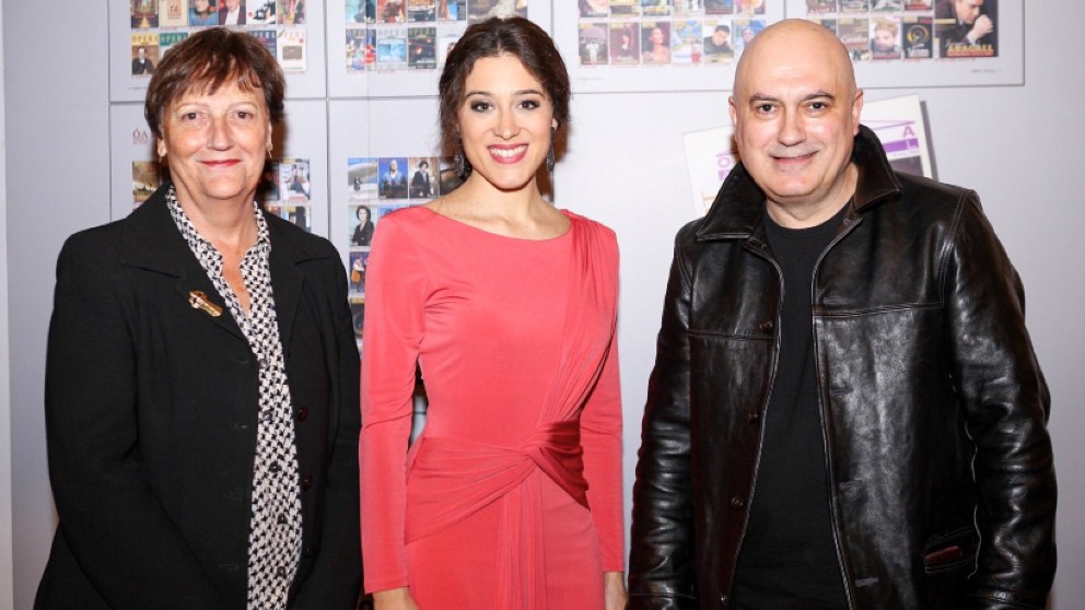 El director de escena Calixto Bieito, la Fundació Conservatori Liceu y su directora, Maria Serrat, y la soprano Leonor Bonilla. Foto: EP