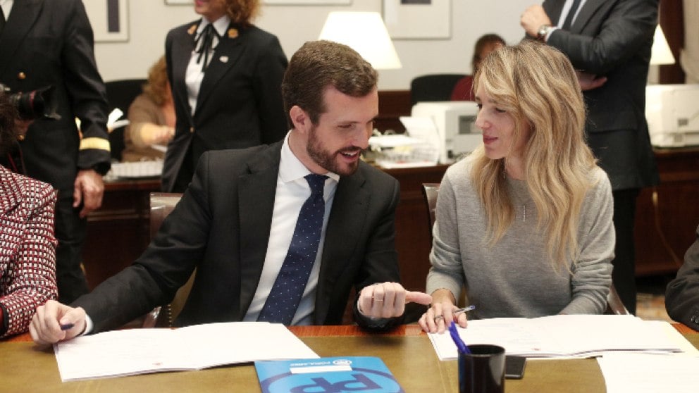 El presidente del PP, Pablo Casado con la portavoz en el Congreso, Cayetana Álvarez de Toledo. Foto: EP