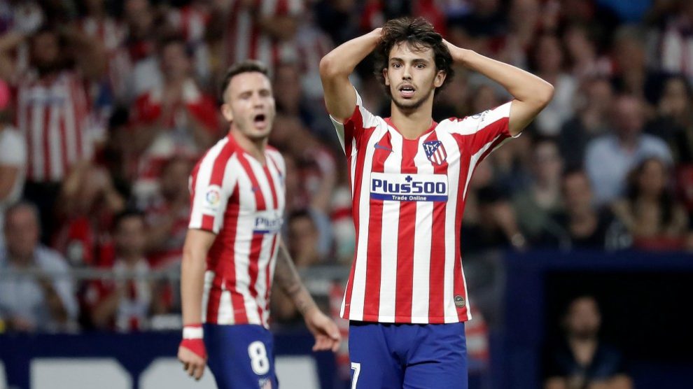 Joao Félix se lamenta por una ocasión errada en un partido con el Atlético de Madrid. (Getty)