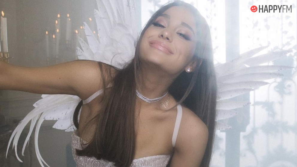 Ariana Grande nos deja sin palabras: Este es su pelo real, corto y con rizos