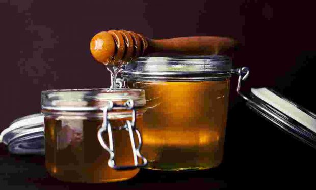 Receta de milhojas de hojaldre con requesón y miel