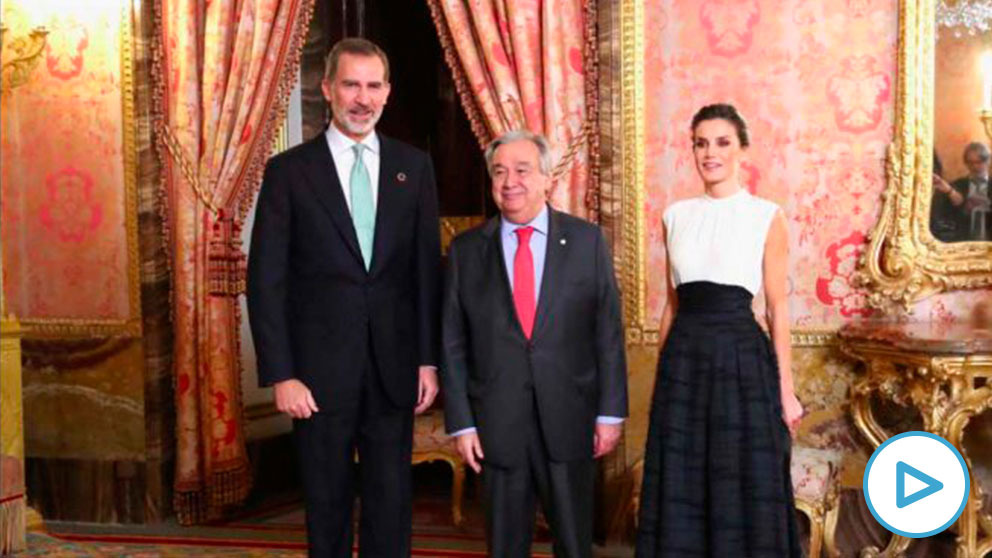 Felipe VI y la Reina Letizia junto al secretario general de la ONU