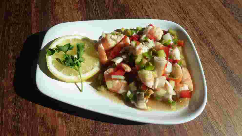 Receta de Salpicón de marisco con pollo y aguacate