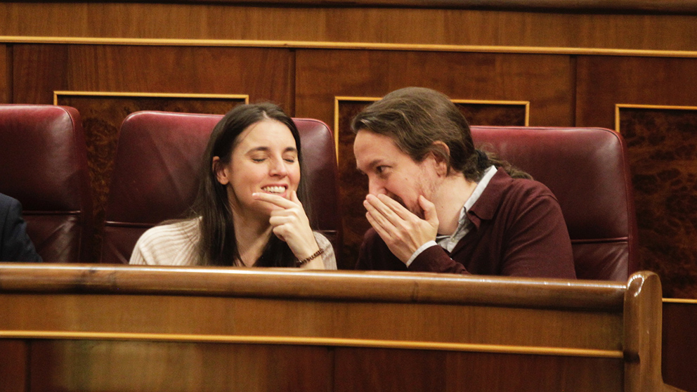 Irene Montero y Pablo Iglesias, en el Congreso.(Foto: Francisco Toledo)