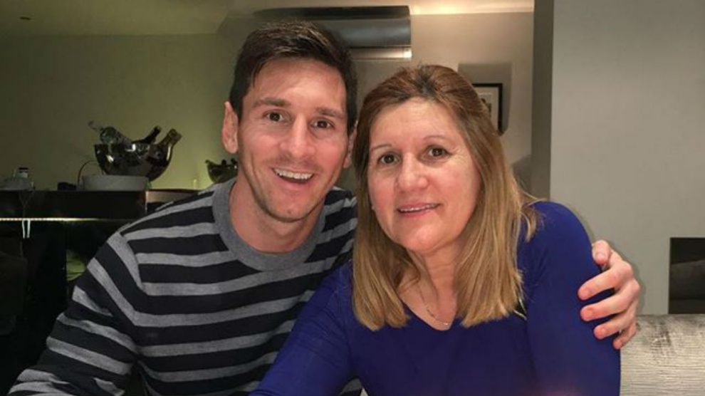 Leo Messi posa junto a su a madre. (Foto: Instagram)