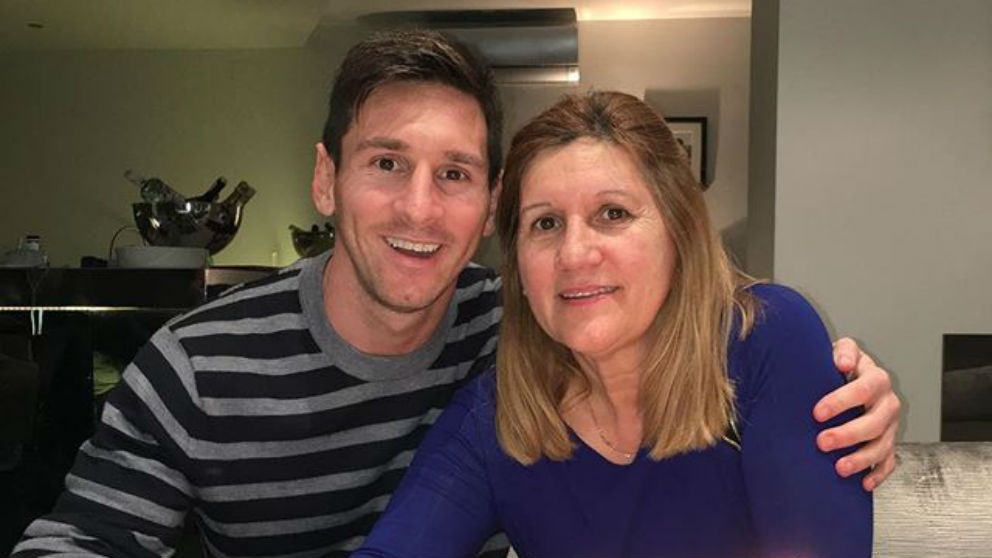 Leo Messi posa junto a su a madre. (Foto: Instagram)