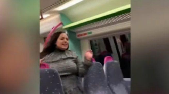 Facebook: Es detenida por acosar sexualmente a los hombres en un tren