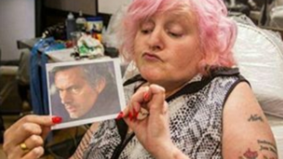 Facebook: Una mujer se tatúa 38 veces la cara de José Mourinho