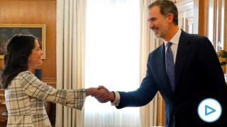 Inés Arrimadas con Felipe VI. Foto: Europa Press