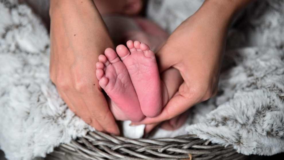 Preparación de un hermano de la llegada de bebé