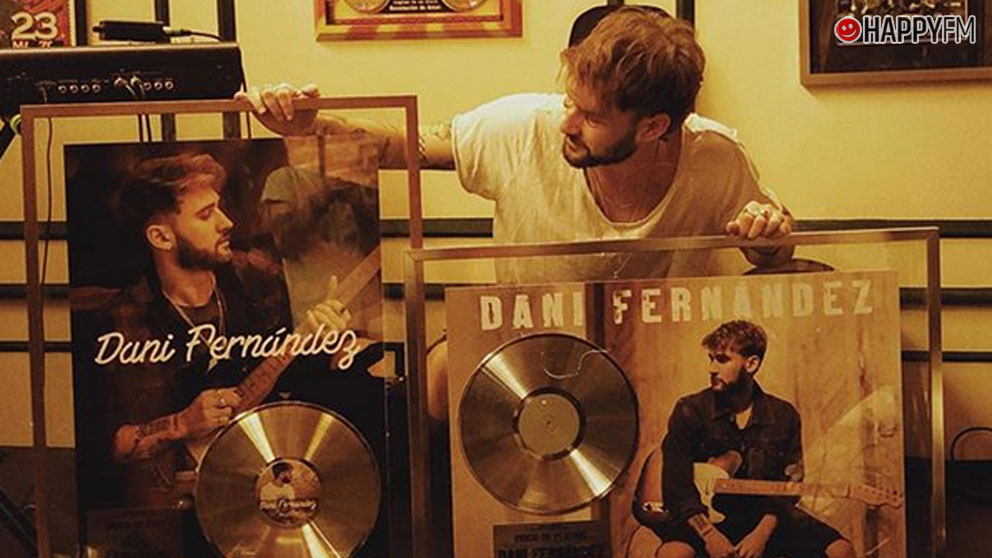 Dani Fernández celebró su cumpleaños en el nuevo Bentley´s Warner Music Lounge