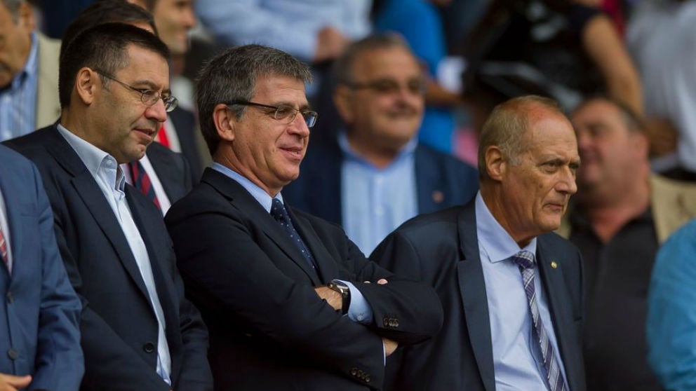 Jordi Mestre y Bartomeu, en el palco del Camp Nou. (Imagen: FCBarcelona.com)