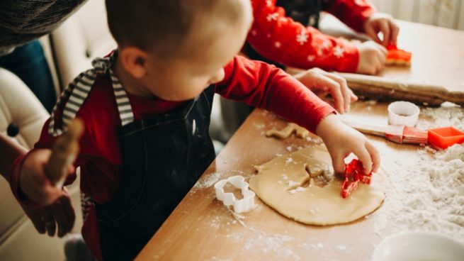 3 recetas fáciles de galletas de Navidad para cocinar con niños