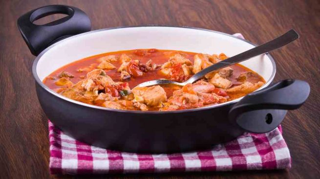 Bonito con jamón y puerros