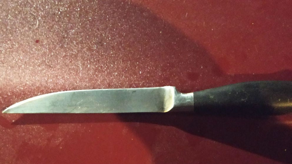 Cuchillo empleado en una agresión reciente.