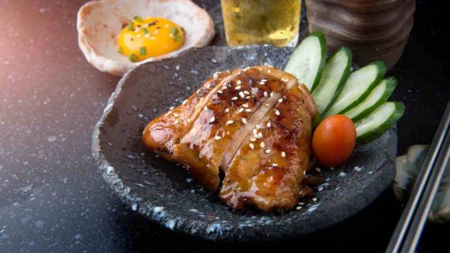 Pechugas de pollo en salsa japonesa