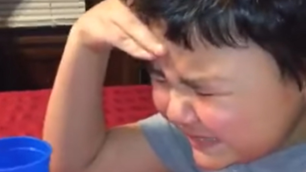Facebook: El emocionante vídeo de un niño que ha vencido al cáncer