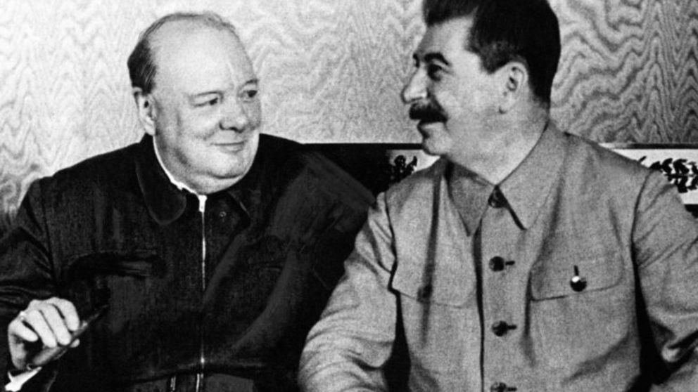 El 31 de diciembre de 1942 Winston Churchill se reúne co Stalin
