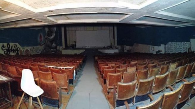 Antigua sala de cine que hoy es el Centro Okupa La Traba.